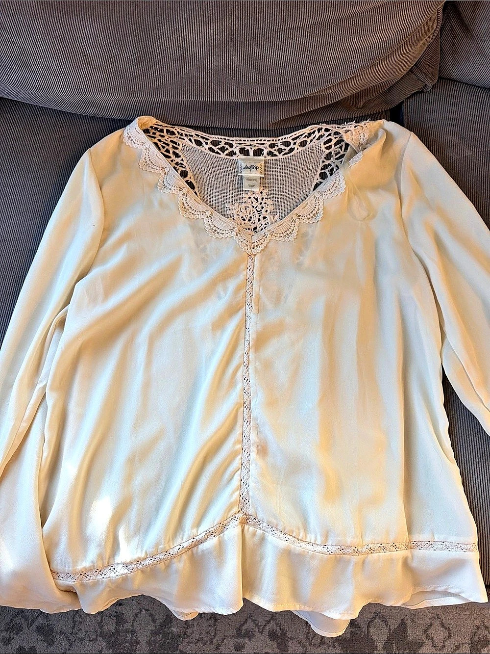 dantip Lace Trim Tunic in White Large Like New